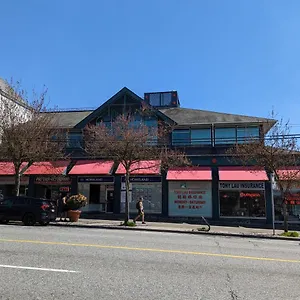  Séjour chez l'habitant Away At Near Yvr