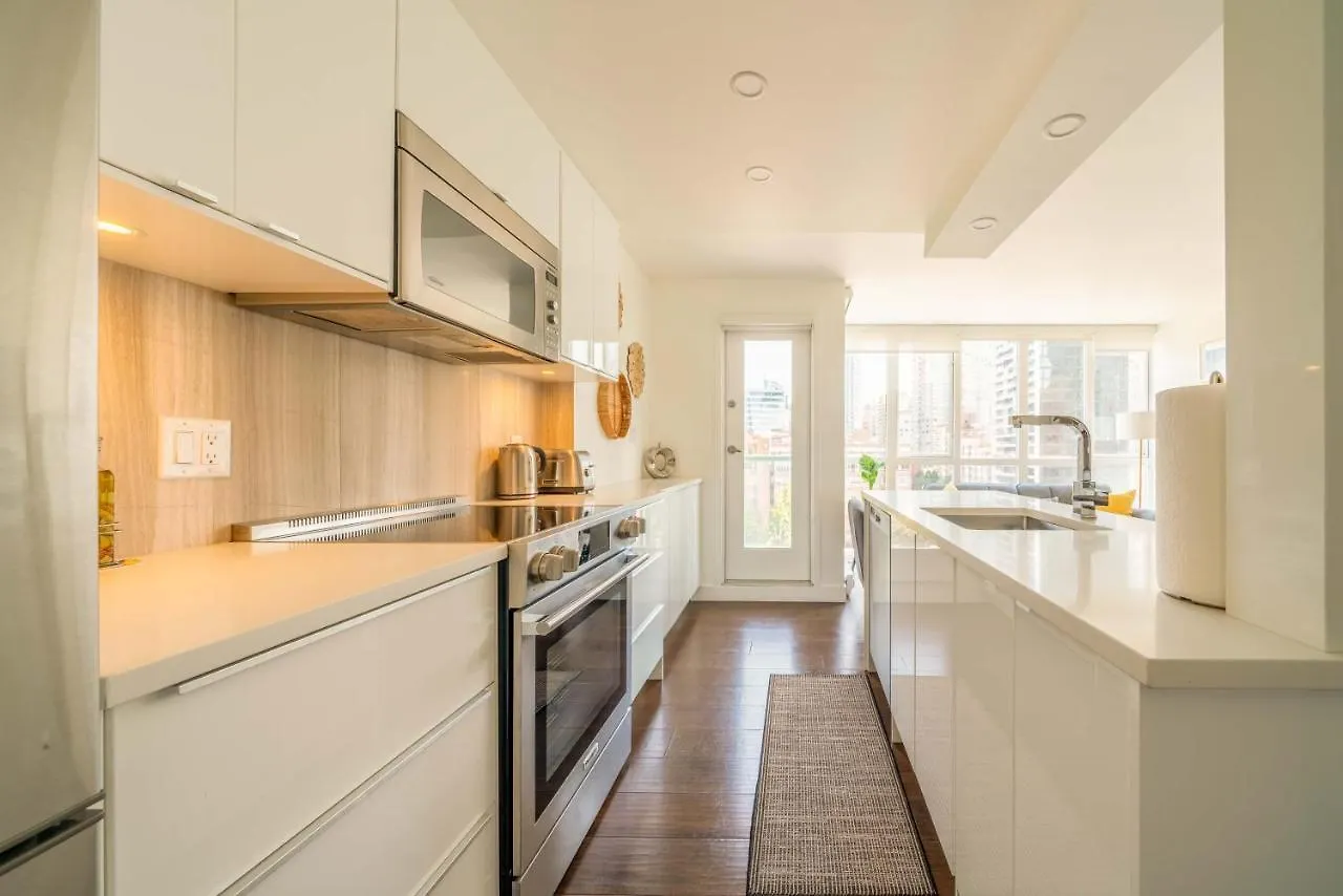 Sunset Beach Walk 2Bd+2Ba+1Prk Yaletown Vancouver Apartment